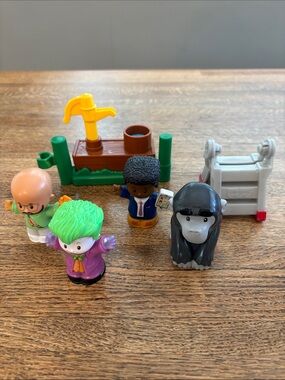Fisher-Price Little People Toy Playset Figures